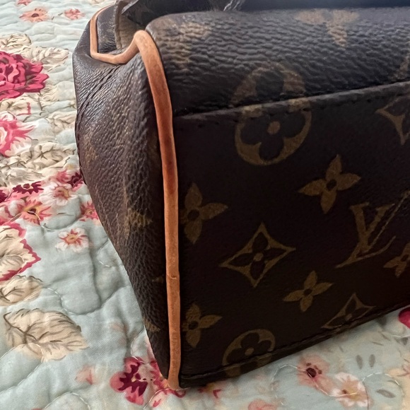 Louis Vuitton Manhattan PM, Authentic - Picture 15 of 16